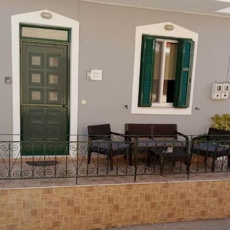 Anna'S House Apartment Vlikhón Екстериор снимка